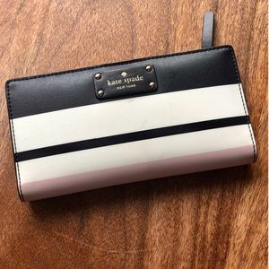 Kate Spade Bi fold wallet